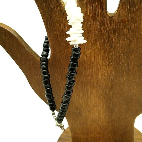 Puka Shell Bracelet Black White Chips Lobster Clasp - Picture 11 of 13